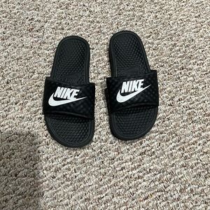 Nike Women’s Benassi JDI Black/White Slides